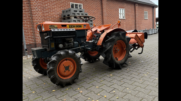 Kubota ZB7000 met frees